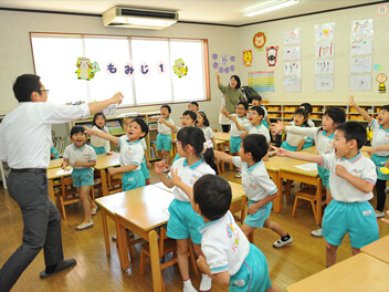 子どもたちも先生たちも授業で取り組んでいます